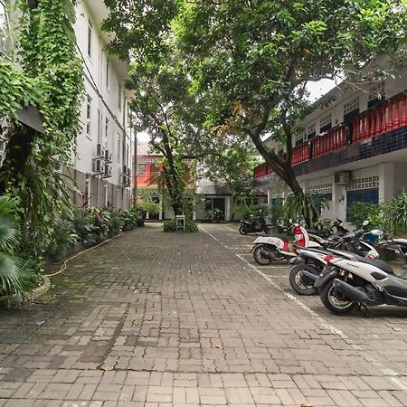 Urbanview Hotel Minongga Pondok Labu Jakarta Bagian luar foto