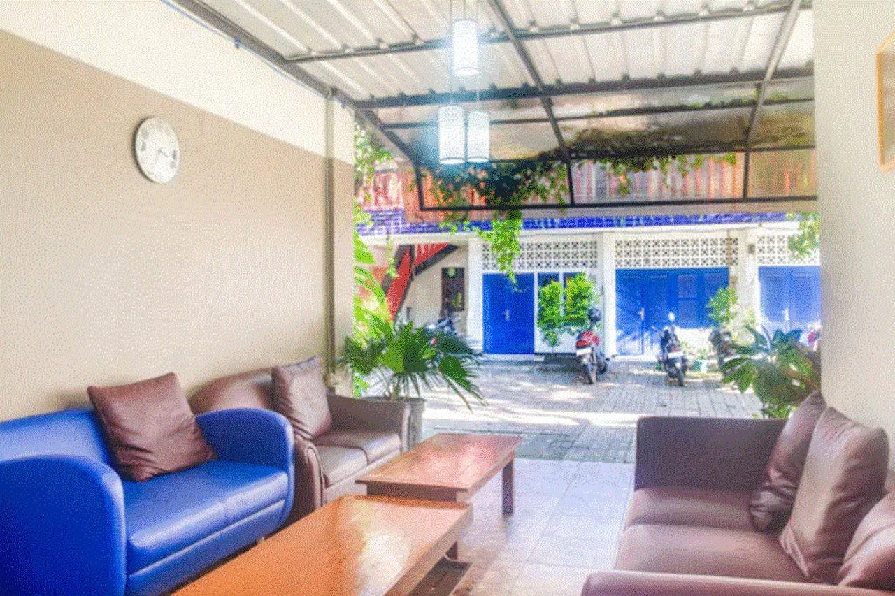Urbanview Hotel Minongga Pondok Labu Jakarta Bagian luar foto