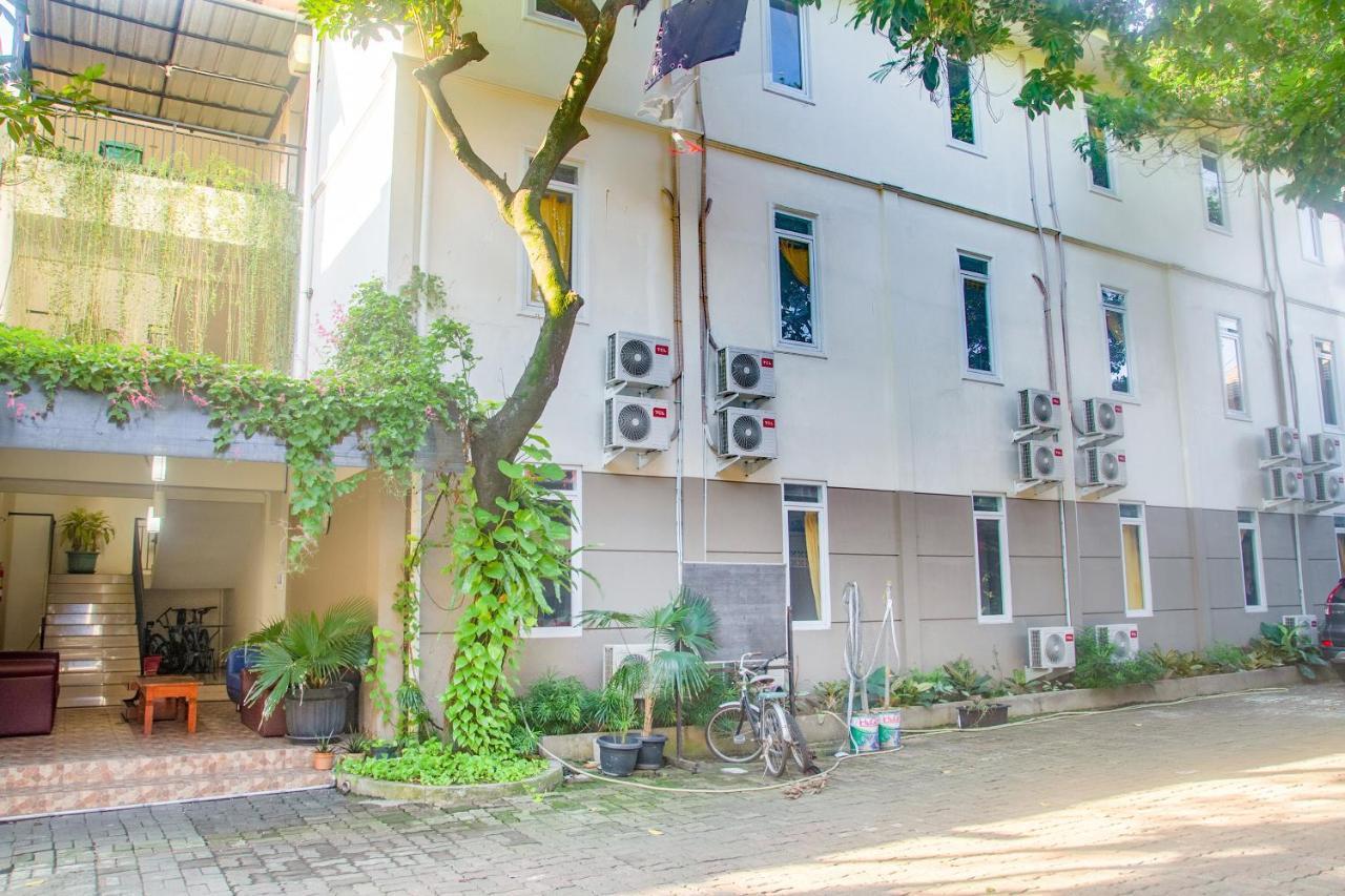 Urbanview Hotel Minongga Pondok Labu Jakarta Bagian luar foto