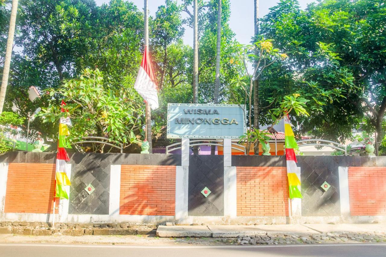 Urbanview Hotel Minongga Pondok Labu Jakarta Bagian luar foto