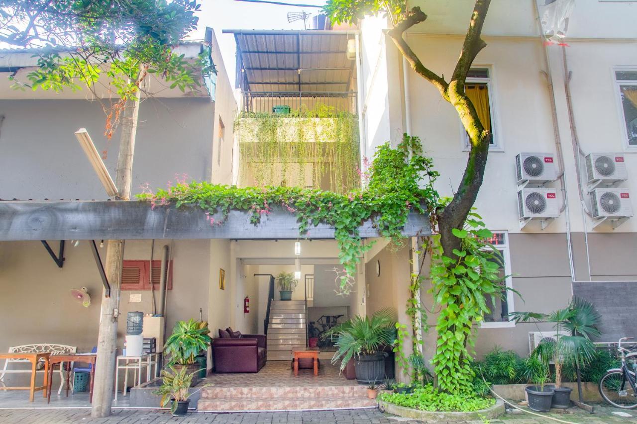 Urbanview Hotel Minongga Pondok Labu Jakarta Bagian luar foto