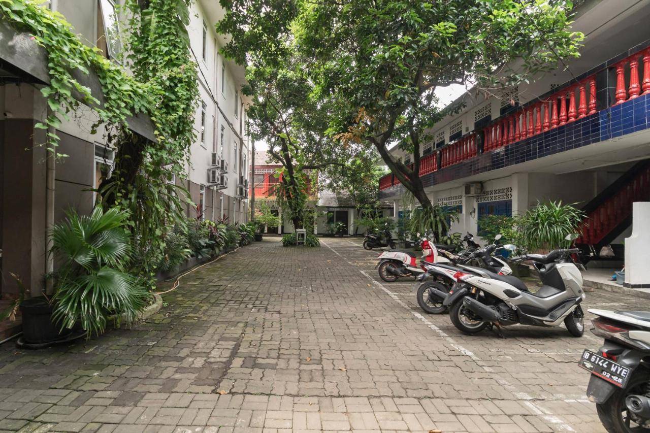 Urbanview Hotel Minongga Pondok Labu Jakarta Bagian luar foto