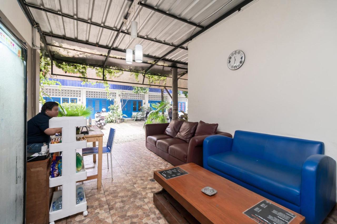 Urbanview Hotel Minongga Pondok Labu Jakarta Bagian luar foto