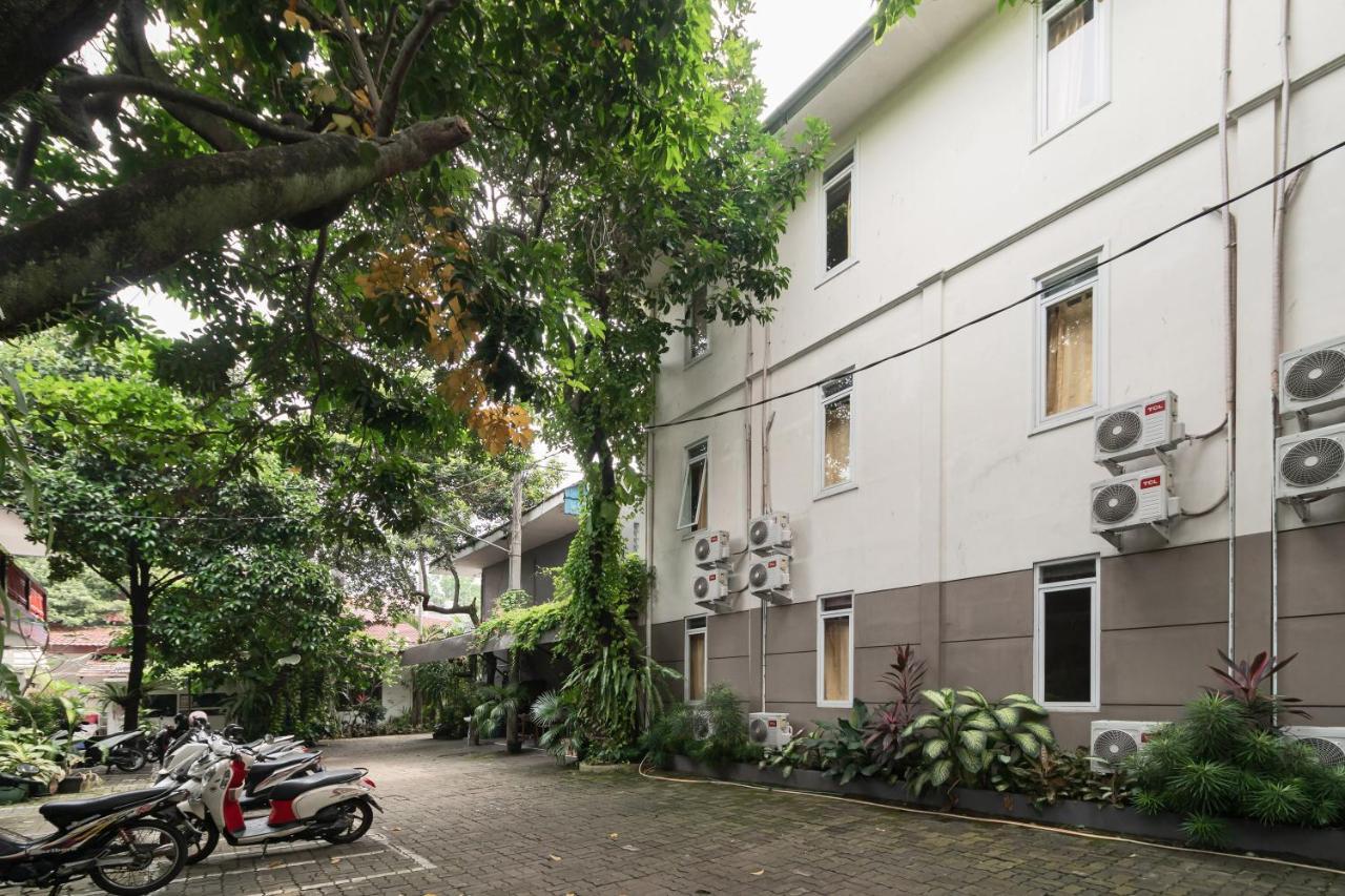 Urbanview Hotel Minongga Pondok Labu Jakarta Bagian luar foto