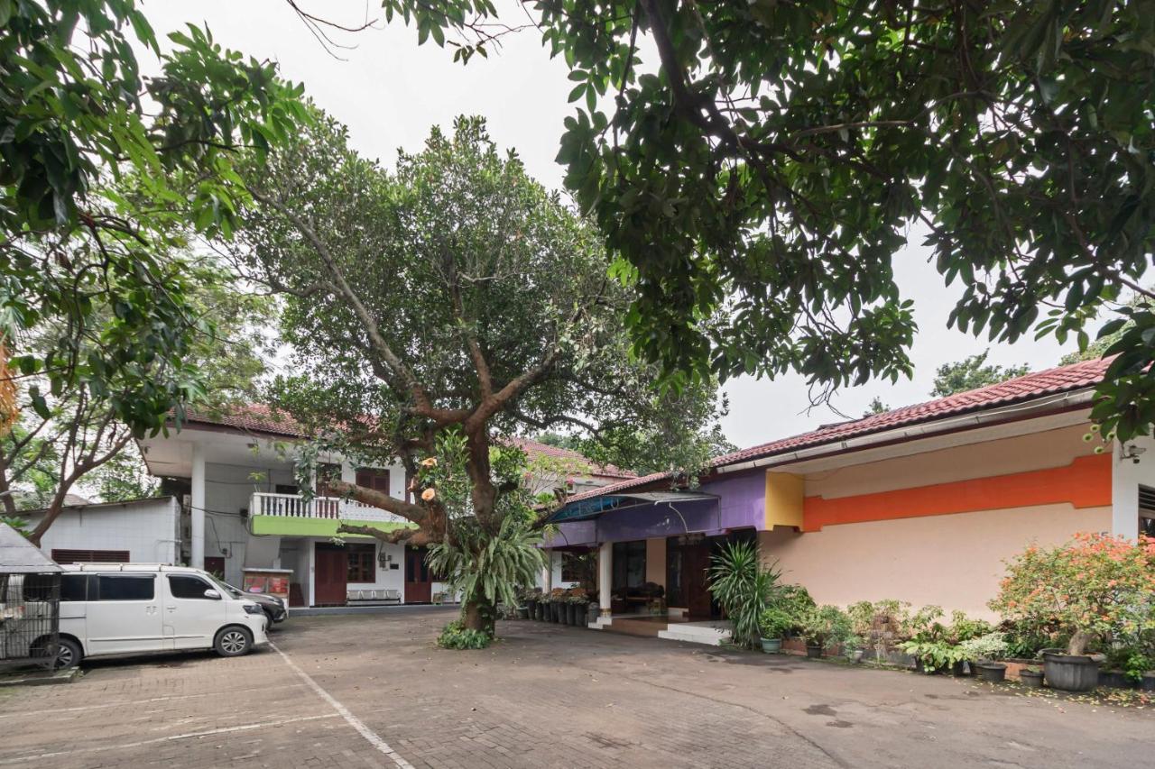 Urbanview Hotel Minongga Pondok Labu Jakarta Bagian luar foto